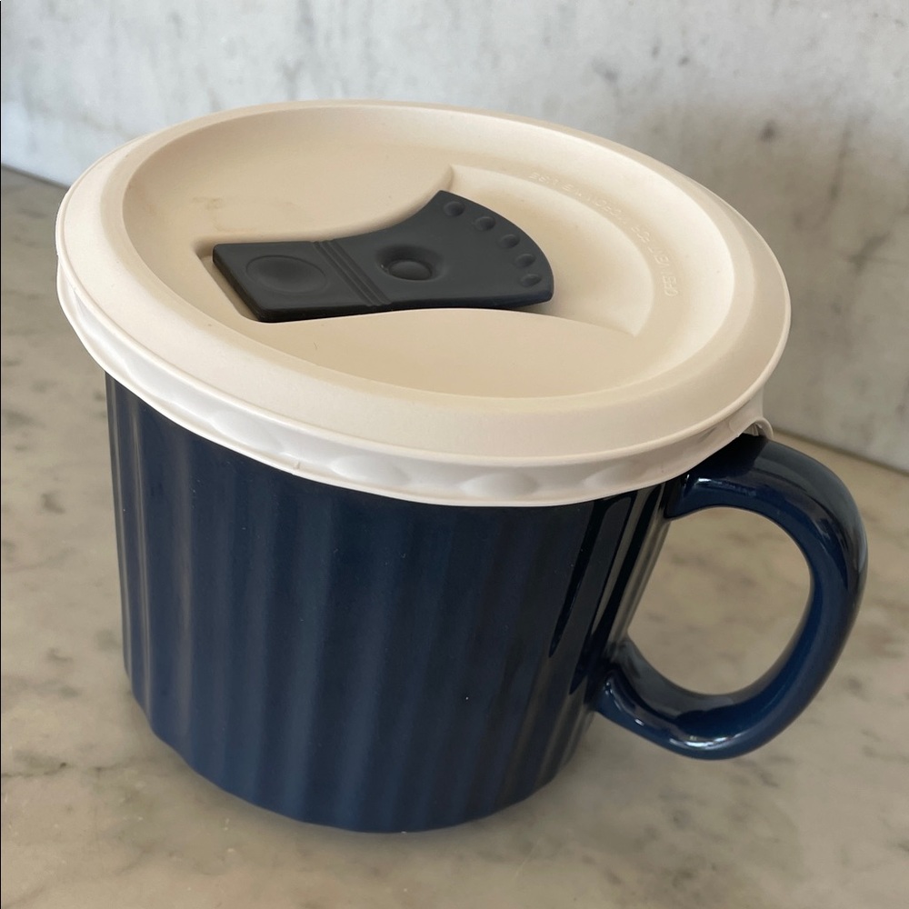 CORNINGWARE Blue Meal Mug with Vented Steam Lid 20 ounces
